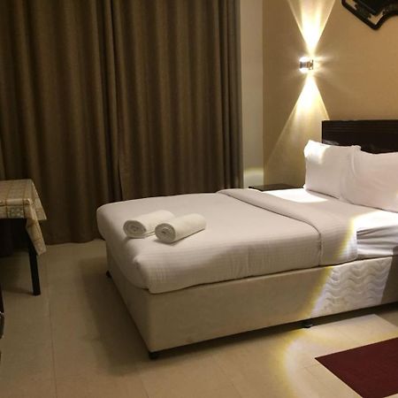 Taj Naif Hotel Dubaï Extérieur photo