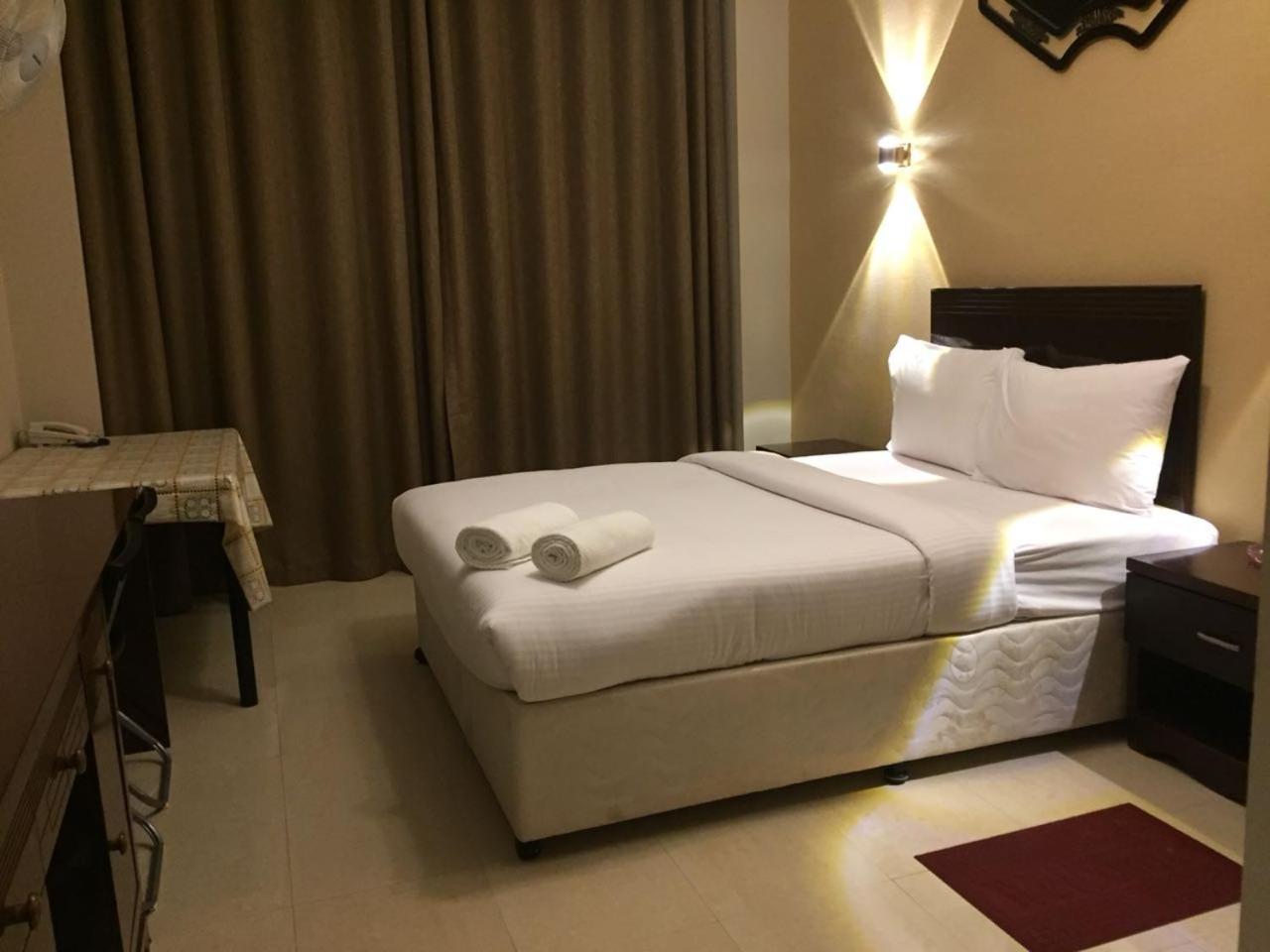 Taj Naif Hotel Dubaï Extérieur photo