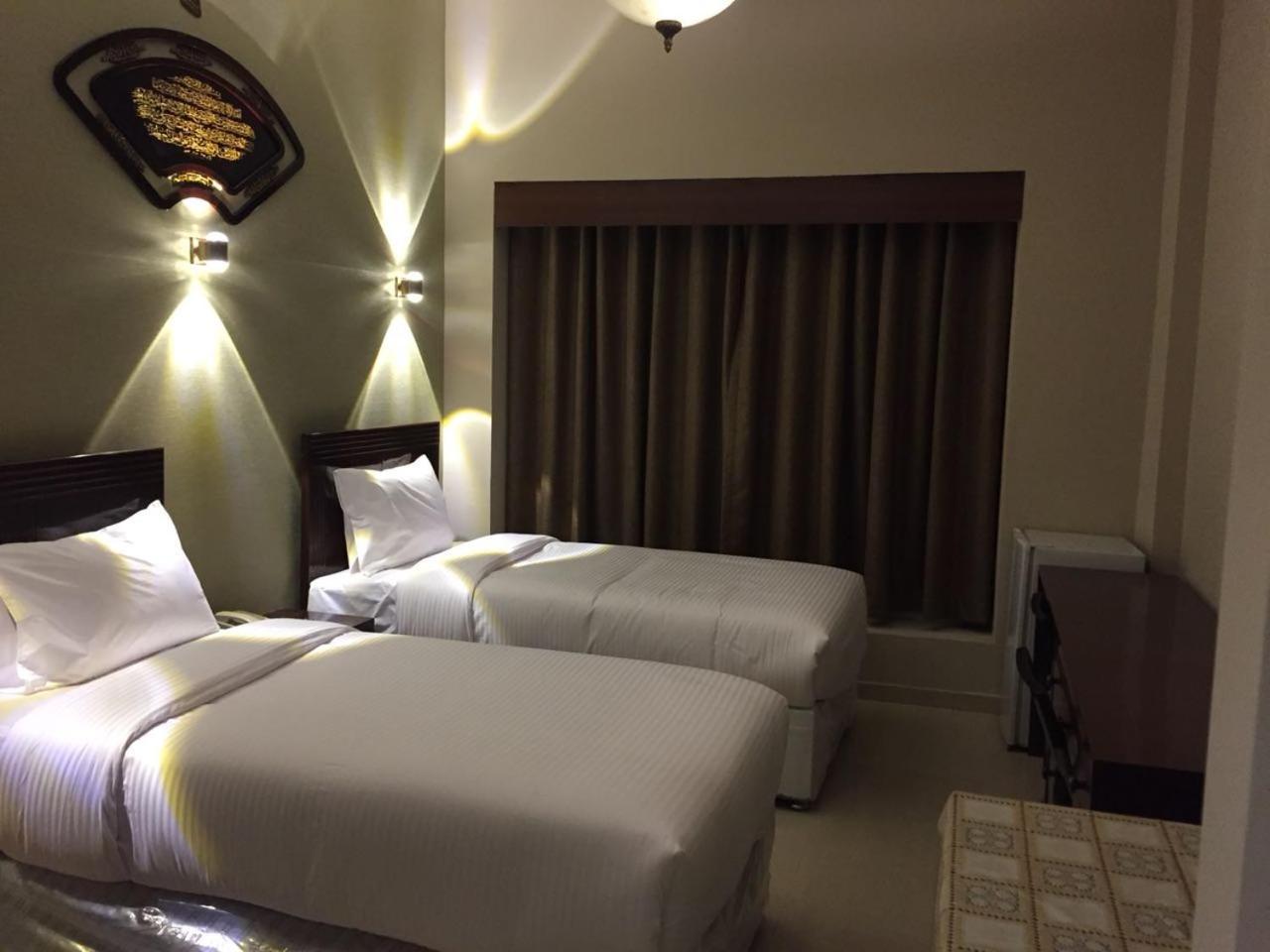 Taj Naif Hotel Dubaï Extérieur photo